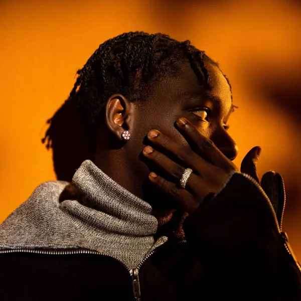 Muyeez - 17 Muyeez - 17 Mp3 Download